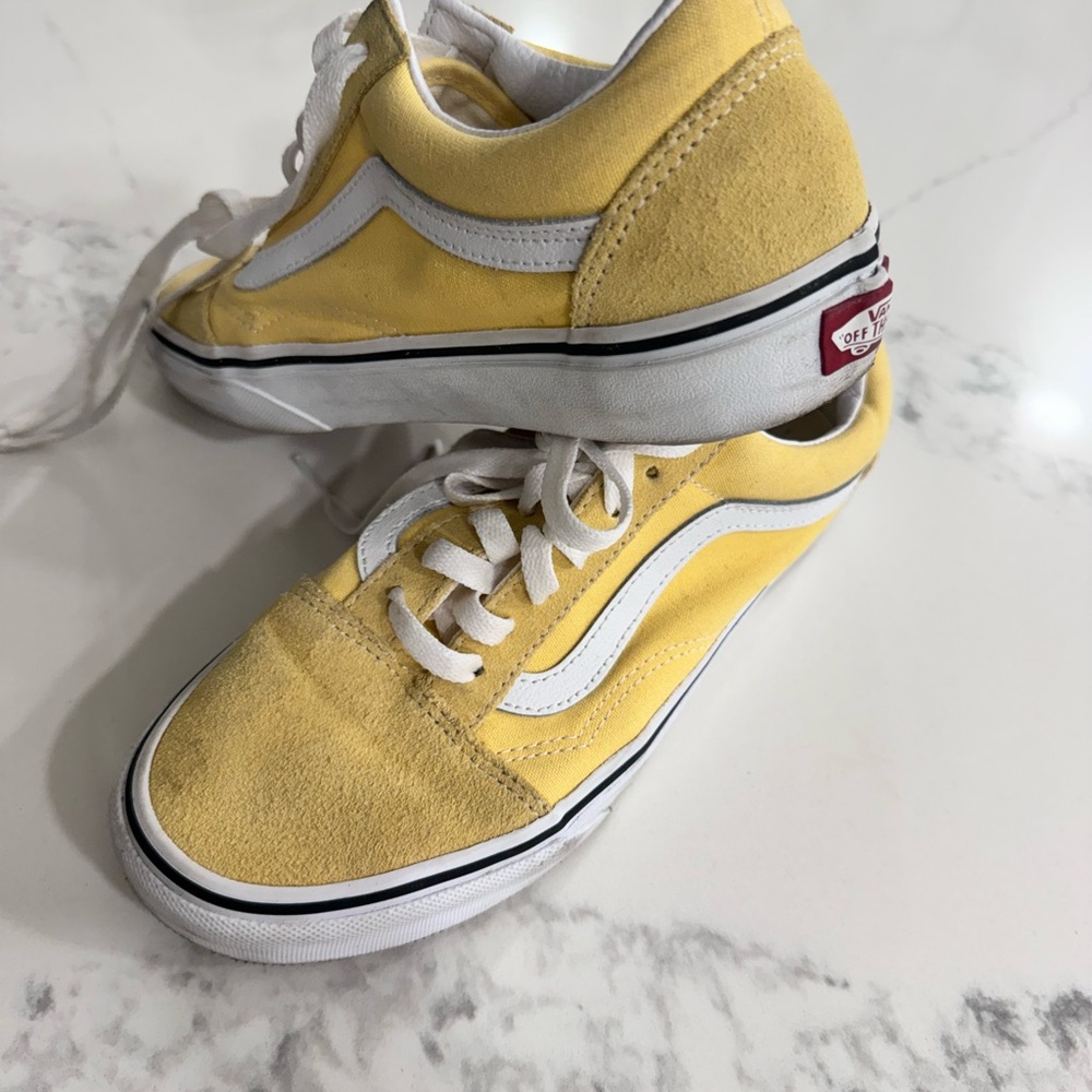 Vans - Picture 2 of 4